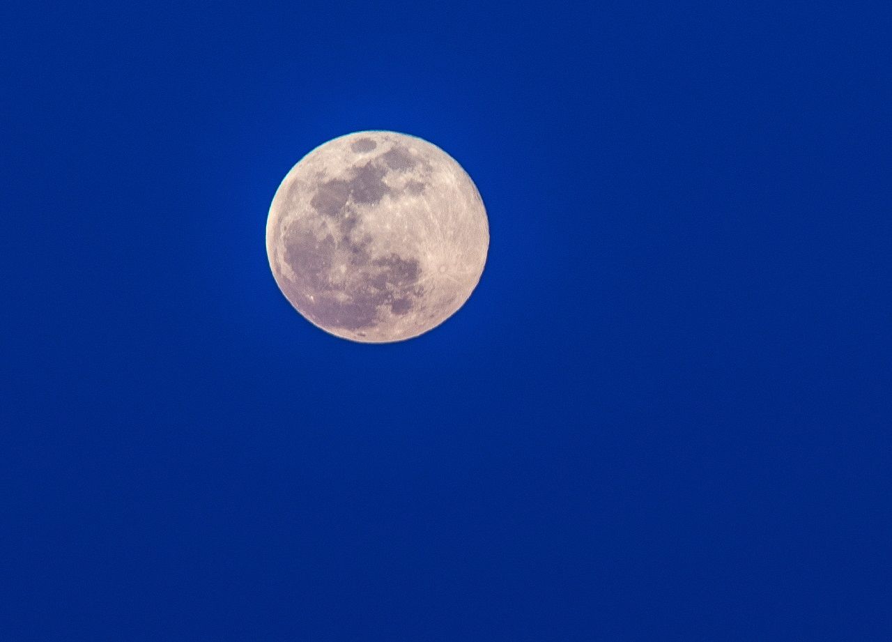 Spettacolo in cielo: arriva la doppia Super Luna piena di agosto