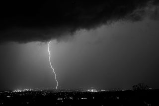 Meteo avviso: rischio vortice subtropicale, tra domani e venerdì violenti temporali e forte vento colpiranno queste aree