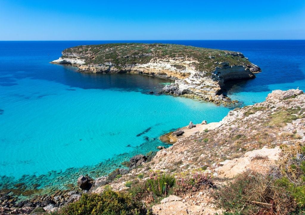 Lo spettacolo dell'isola di Lampedusa. Lo spettacolo dell'isola di Lampedusa.