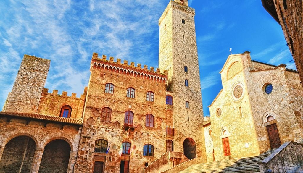 Piazza del Duomo, la piazza principale di San Gimignano