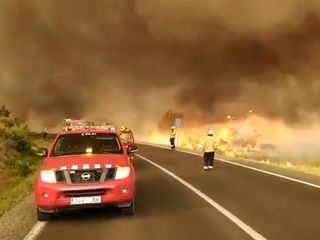 Incendio Ribera d'Ebre: 53 vecinos evacuados y orden de confinamiento