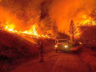 Why do many people live in high-risk environments again and again?: the case of Los Angeles and the fires