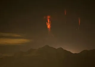 The incredible phenomenon of red sprites photographed from Mont Blanc