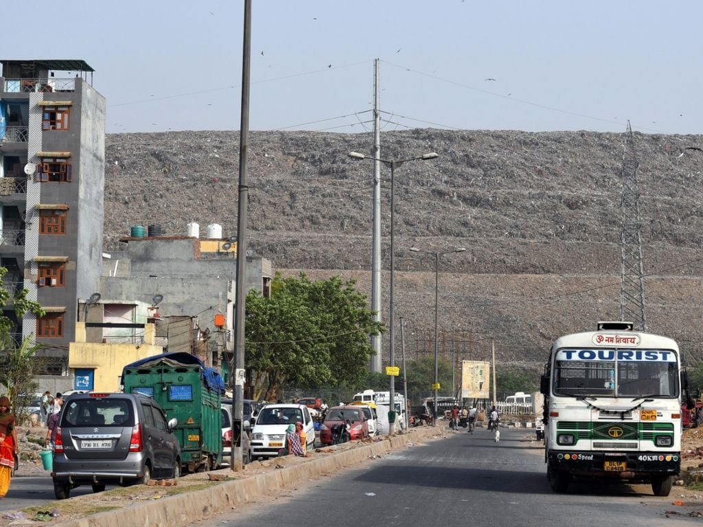 India montaña basura Taj Mahal vertedero de Ghazipur