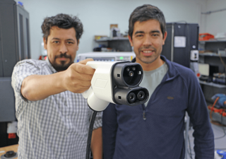 Ingenieros chilenos desarrollan un cargador rápido y más sustentable para vehículos eléctricos