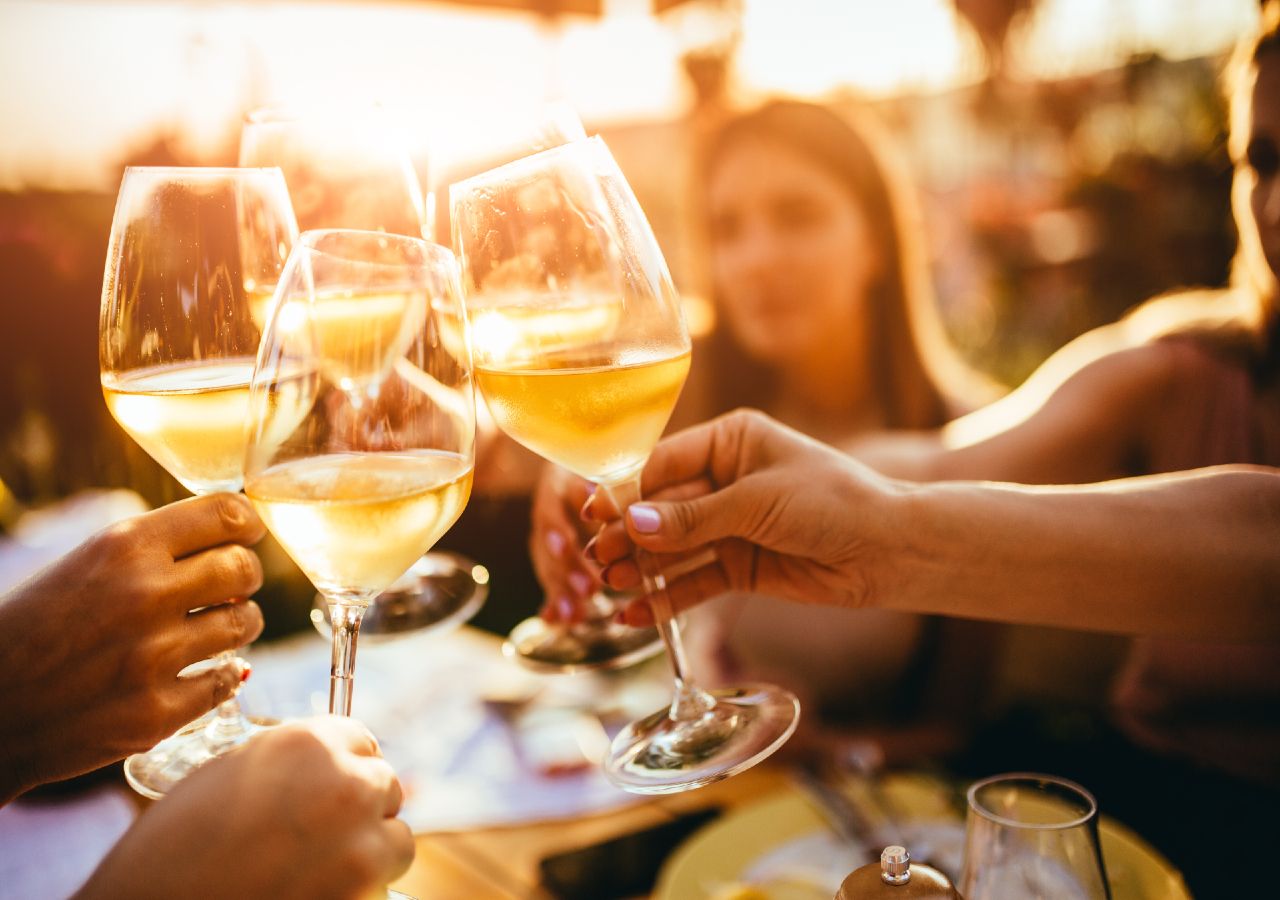 O vinho é a bebida alcoólica de eleição para muitos portugueses que não passam sem pelo menos um copo por dia.