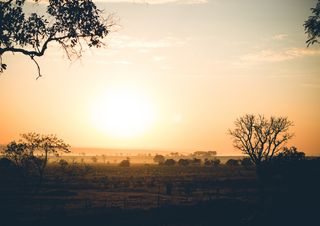 INMET alerta: baixa umidade do ar em boa parte do Brasil devido à massa de ar quente e seco