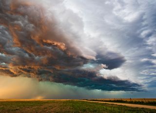 INMET emite alerta de tempestades e chuvas intensas para 11 estados do Brasil para esta quinta-feira