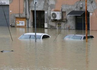 Inondations catastrophiques en Italie : des records de pluie battus, au moins 9 morts