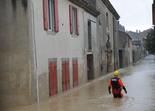 Inondations en France : pourquoi la b&eacute;tonisation massive accentue le risque de crue ?
