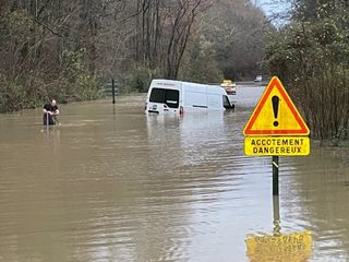 Inondations : les Landes et les Pyrénées-Atlantiques en alerte rouge