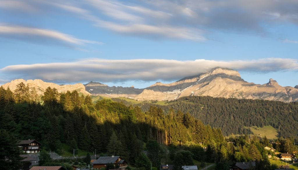 Vue sur les Alpes depuis le village de Villars-sur-Ollon.