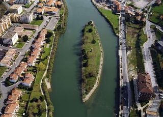 Esta isla del País Vasco cambia de nacionalidad cada 6 meses, ¿cómo se explica esto?