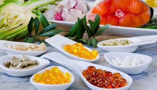 Integratori alimentari: i benefici, i potenziali danni e come fare fronte alle reali carenze