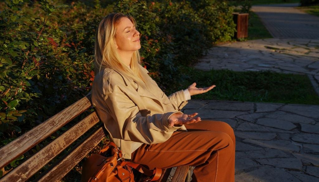 vitamina D Vita all'aria aperta e luce del sole sono la fonte primaria di vitamina D