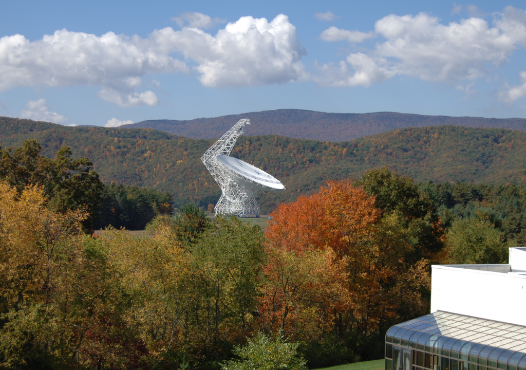 Imagem do telescópio Robert C. Byrd Green Bank Imagem do telescópio Robert C. Byrd Green Bank