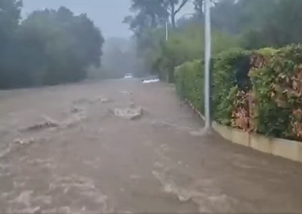 Dans la région de Saint-Gély-du-Fesc, d'importantes accumulations d'eau ont provoqué des inondations mardi après-midi.