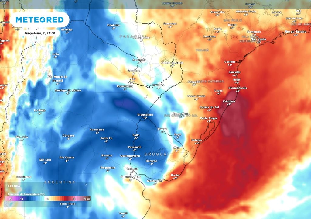 Previsão de anomalias de temperatura em 850 hPa na terça-feira durante a noite mostra o início do avanço de uma massa de ar frio no estado gaúcho após a formação do ciclone e sua frente fria.