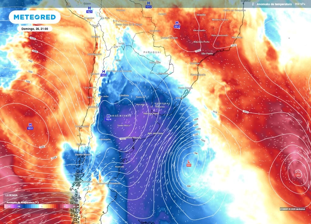 Massa de ar frio é destacada pela anomalia de temperatura em 850 hPa. A incursão do ar frio se inicia no domingo, 26 de abril.