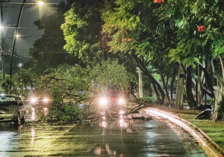 Tormenta severa deja inundaciones en Guadalajara Tormenta severa deja inundaciones en Guadalajara