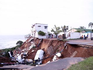 Inundaciones en Sudáfrica: crece el número de muertos