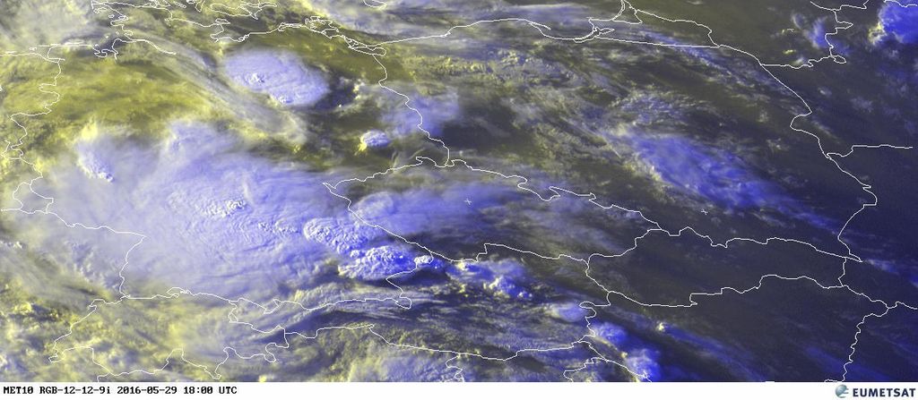Imagen EVIEW donde se combinan canales visibles mostrando los topes nubosos a las 18 UTC del día 29.