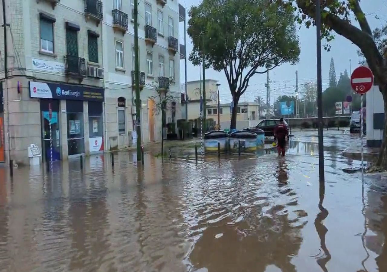 Neve na França, mas inundações dramáticas em Lisboa e Portugal!