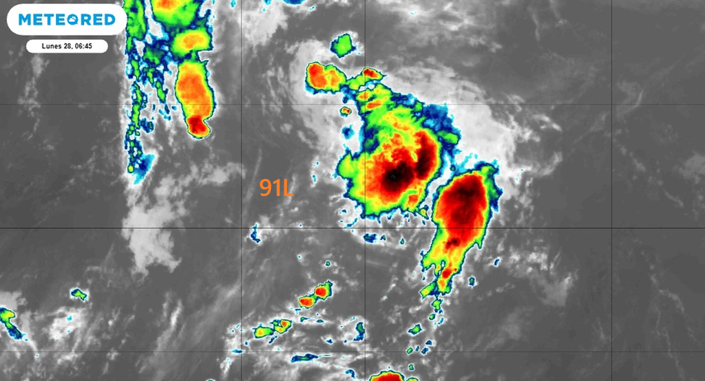 Imagen realzada de satélite con las tormentas que conforman al 91L a fecha de 28 de septiembre de 2026. Tiempo.com