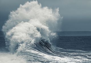 Investigação da Nature revela que ondas do oceano podem ultrapassar os limites conhecidos em altura