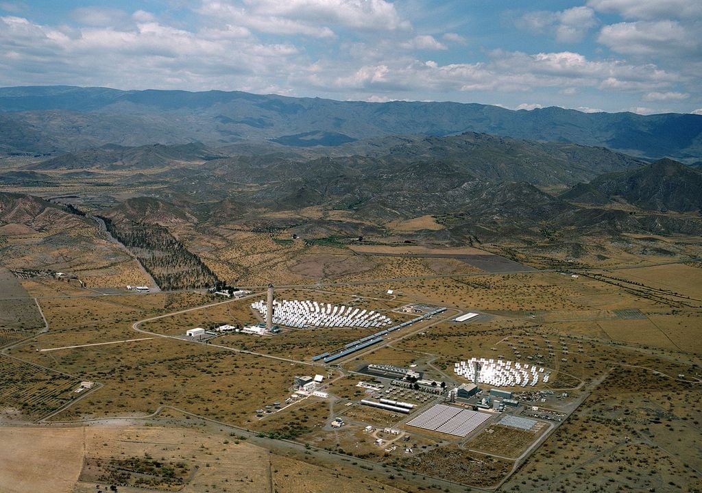 Vista panorâmica da Plataforma Solar de Almería, Espanha Vista panorâmica da Plataforma Solar de Almería, Espanha