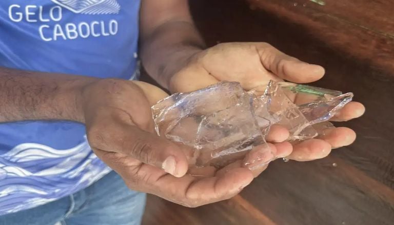 Investimento de 1,5 milh&atilde;o em energia solar viabiliza f&aacute;brica de gelo para pescadores no Amazonas