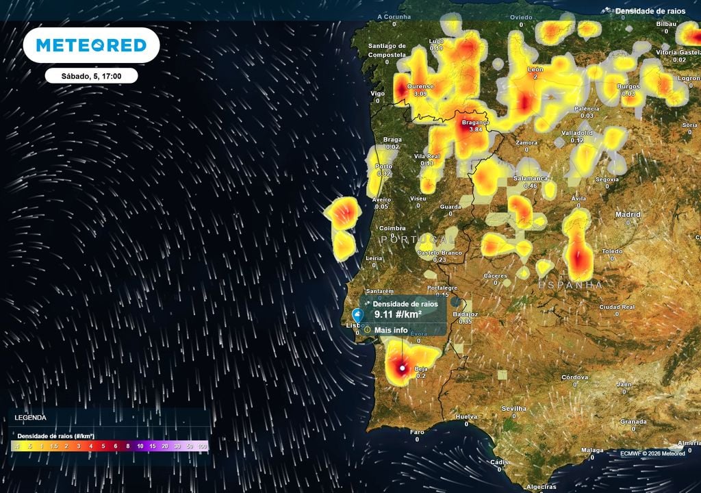 Densidade de raios A instabilidade aumenta no sábado, com possibilidade de aguaceiros e trovoadas em vários pontos do território. As células convectivas poderão ser acompanhadas localmente por granizo e rajadas fortes de vento.