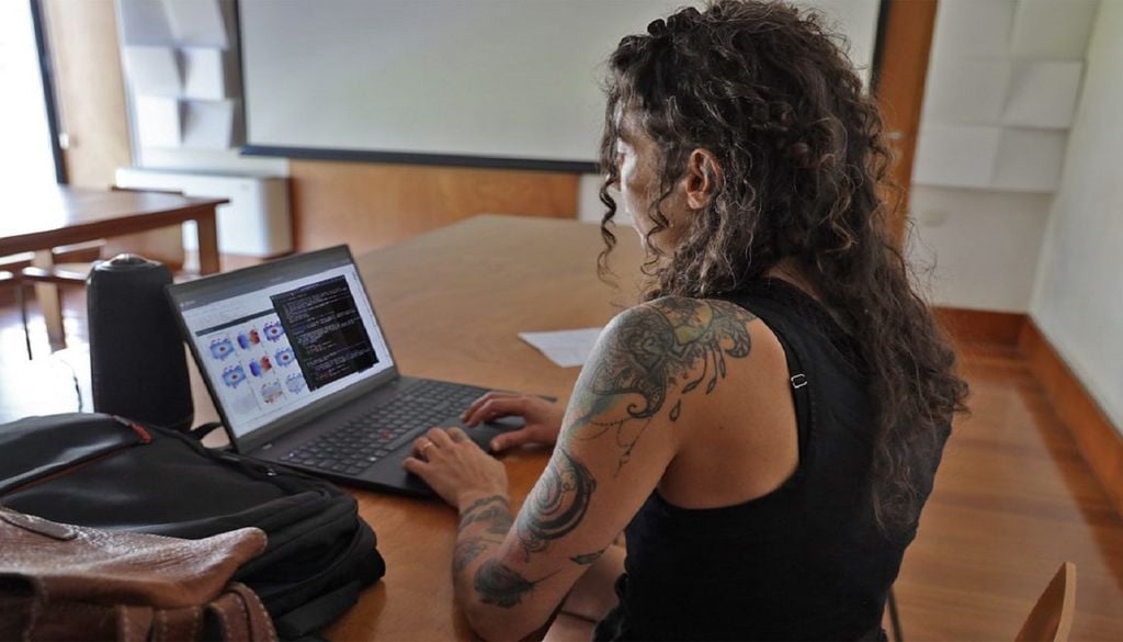 Iris Breda processou dados astronómicos complexos e divulgou o seu trabalho em três publicações científicas internacionais. Foto: SIC.FCUP