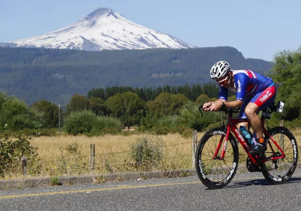 triatleta y volcán Villarrica