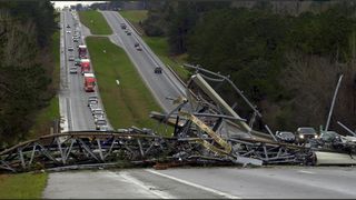 Irrupción mortal e histórica de tornados en los EE.UU. continentales