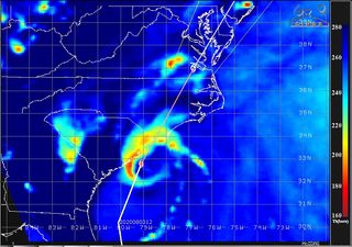 Isaías vuelve a ser un huracán