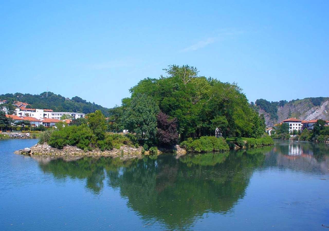 La Isla de los Faisanes, propiedad compartida de España y Francia. Foto: Wikimedia/Zarateman