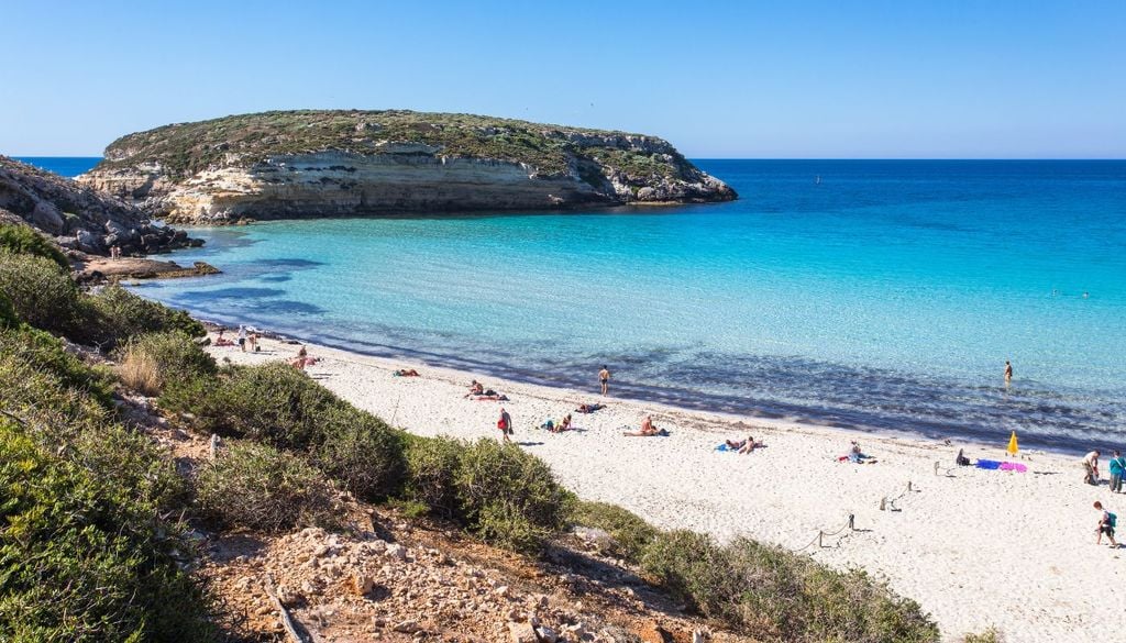La baia dell'isola dei Conigli, parte della Riserva Naturale di Lampedusa