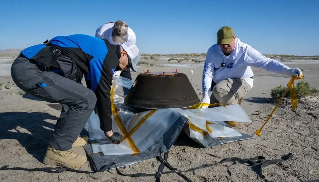 Die Probe der NASA-Sonde OSIRIS-REx bei ihrer Rückkehr zur Erde am 24. September 2023. Die Probe der NASA-Sonde OSIRIS-REx bei ihrer Rückkehr zur Erde am 24. September 2023. Bild: NASA