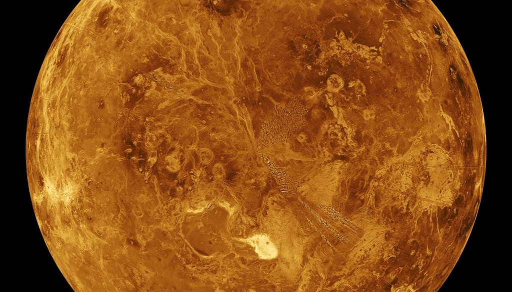 Computersimulierte Gesamtansicht der nördlichen Hemisphäre der Venusoberfläche, entstanden bei der Magellan-Mission im Jahr 1996, welche die Daten für die neuen Modellsimulationen lieferte. Computersimulierte Gesamtansicht der nördlichen Hemisphäre der Venusoberfläche, entstanden bei der Magellan-Mission im Jahr 1996, welche die Daten für die neuen Modellsimulationen lieferte. Bild: NASA/JPL