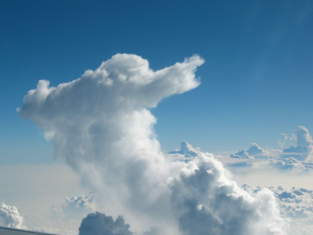 Wolken und Flugzeuge