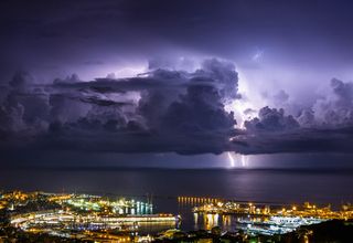 Tempesta equinoziale imminente: ecco il giorno più critico, attesi temporali con oltre 80 mm di pioggia in 5 regioni