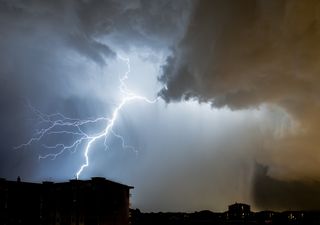 Italia nell’occhio dei cicloni, tanta neve sulle Alpi: ecco i dettagli