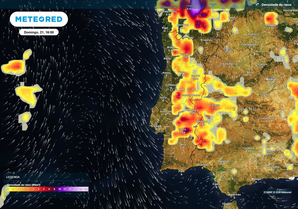Densidade de raios Apesar do calor intenso, o forte aquecimento diurno poderá favorecer o desenvolvimento de células convectivas, originando aguaceiros e trovoadas localizadas durante a tarde de domingo.