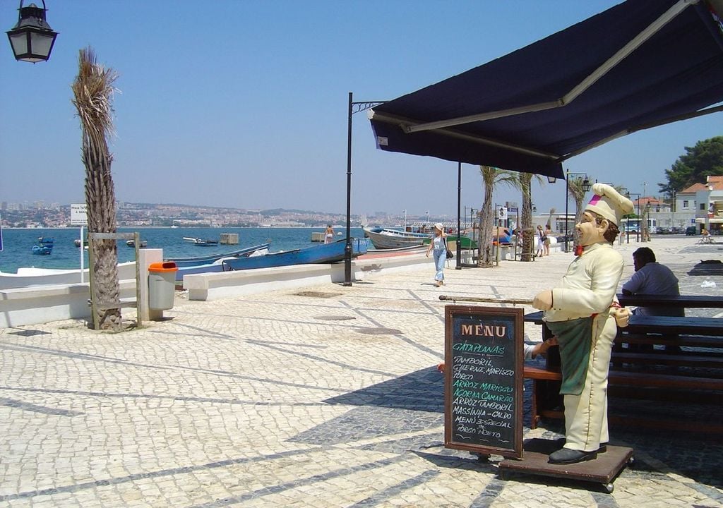Restaurante de peixe na Trafaria, Almada Restaurante de peixe na Trafaria, Almada