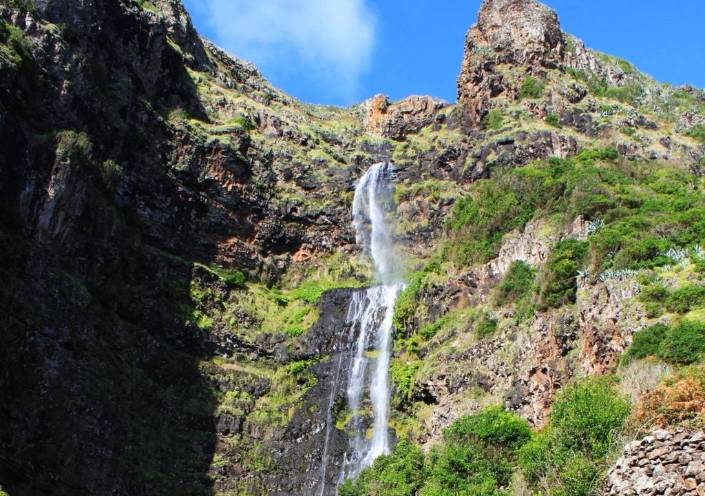 É um desafio para a fotografar por completo. Foto: exploresantamaria.pt / CM Vila do Porto