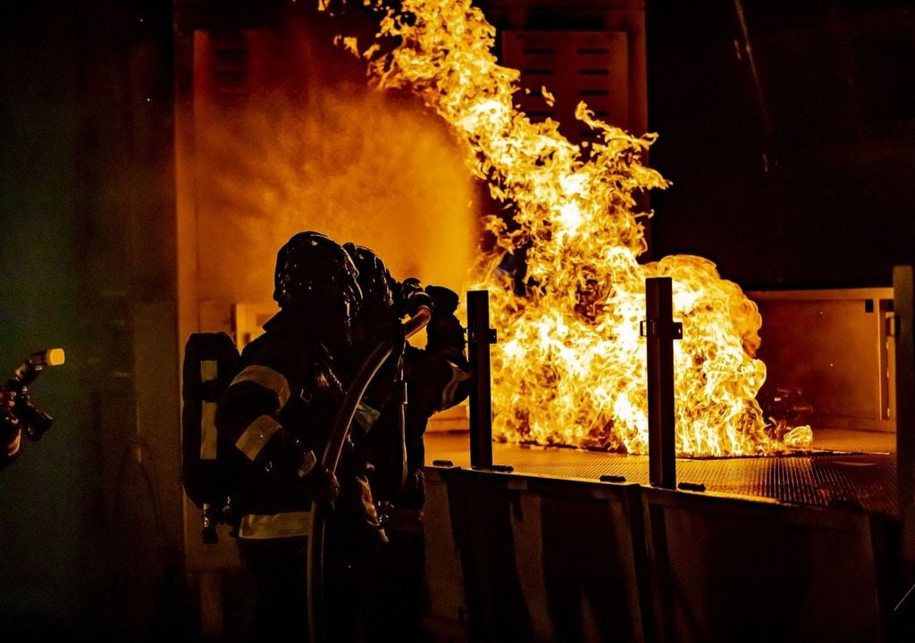 Firefighters battle the flames in Los Angeles (c)Matthias Fischer