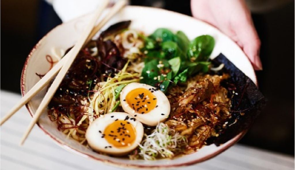 Una dieta saludable y balanceada es parte de la explicación de la longevidad en Japón. Una dieta saludable y balanceada es parte de la explicación de la longevidad en Japón.