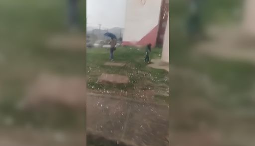 Jijel golpeada por el hielo: una intensa granizada cubre por completo la ciudad argelina