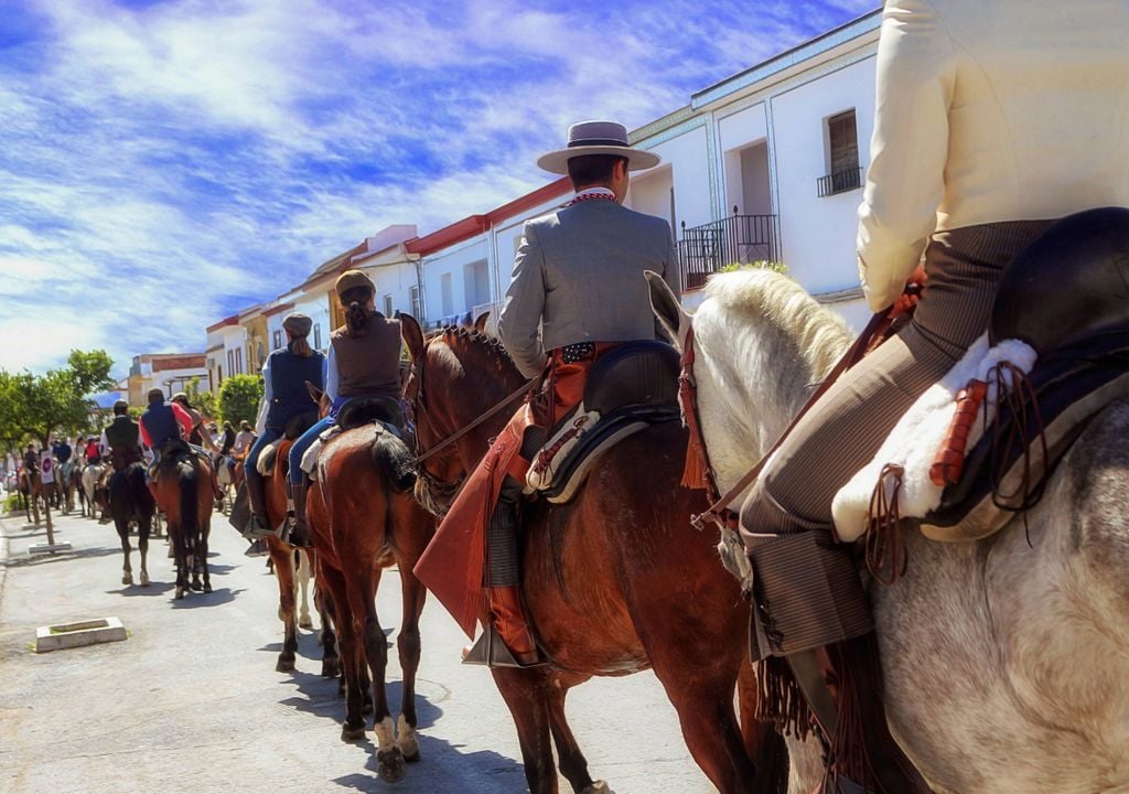 Romería del Rocío La Romería del Rocío encuentra sus raíces en el siglo XIII.